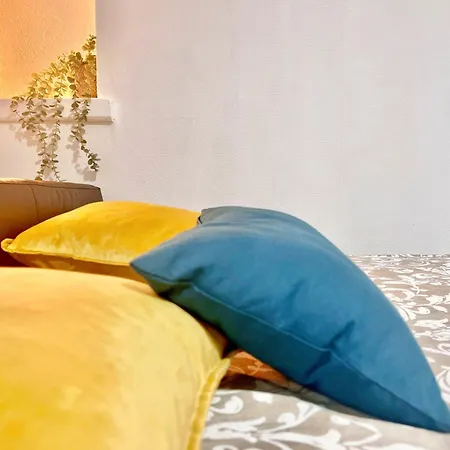 Apartment Du Clocher - Centre Historique, Cosy, Wifi, 2 Personnes