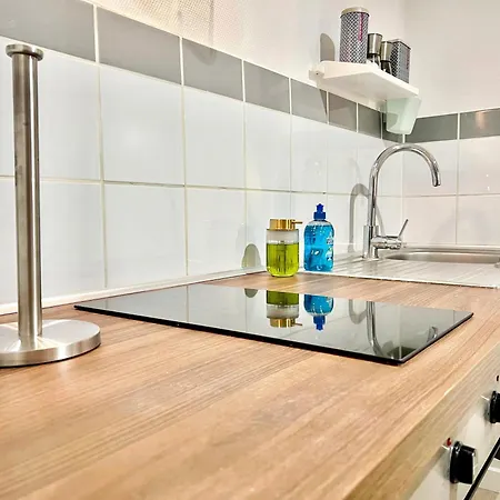 Apartment Du Clocher - Centre Historique, Cosy, Wifi, 2 Personnes *