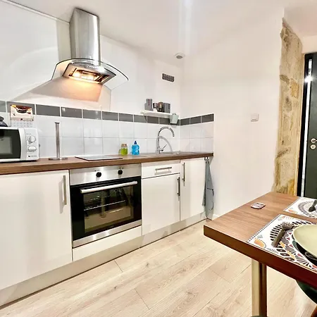 Apartment Du Clocher - Centre Historique, Cosy, Wifi, 2 Personnes *