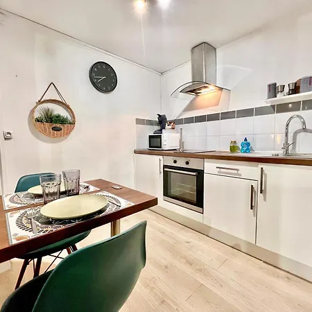 Apartment Du Clocher - Centre Historique, Cosy, Wifi, 2 Personnes